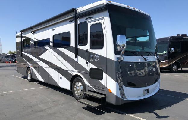 2020 Tiffin Motorhomes Allegro Breeze 33 BR RV rental photo 1