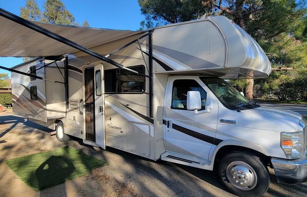 ***THE MOOSE*** '17 Coachmen SLEEPS 10!!!