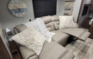 ♣Full size BUNKS♣Sleeps 6♣Private Queen master♣