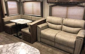 2018 Keystone Cougar 31SQB - Sleeps 11