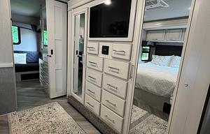 Relaxing Luxury RV Rental w/bunkhouse