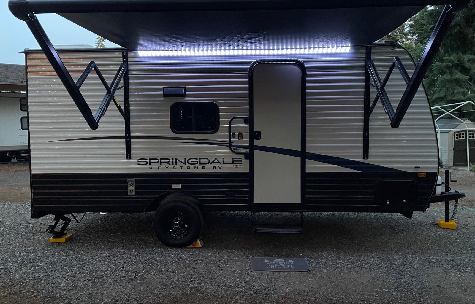 Sleeps 6 | Lightweight | Camping or Temporary Stay