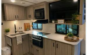 "Smoky Pass"  Bunk House  Sleeps 6 - Delivery Only