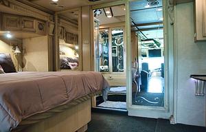 2008 American Coach American Heritage 45B
