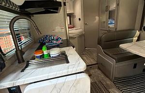 2025 Thor Motor Coach Geneva 22VT Chevy RV rental photo 6