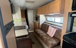 2007 Thor Wave BH RV rental photo 5
