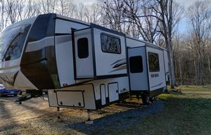 Kristin's River Camper RV rental photo 2