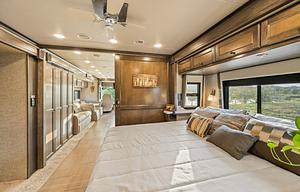 Luxury Class A W/Bunks 1.5 Baths Washer/Dryer