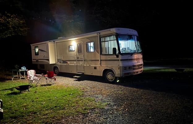 2001 Winnebago Adventurer 35Z RV rental photo 1