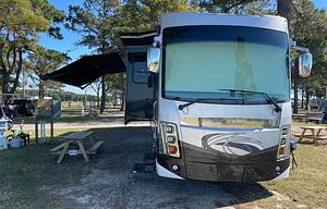 LUXURY RV