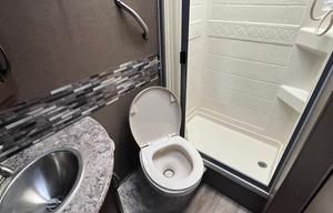 "Tiny" 2019 Thor Motor Coach Freedom Traveler 24HE
