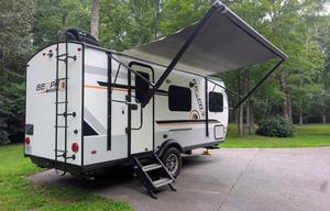 GeoPro | Modern, Cozy & Well-Equipped, Easy to Tow