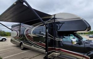 2015 Thor Motor Coach Chateau Super C 35SK RV rental photo 1