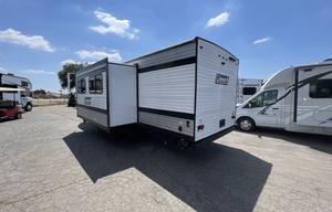 Lightweight Family Bunkhouse Getaway Camper