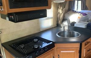 2014 Thor Motor Coach Four Winds 23A Grizzly3