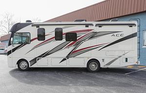 2022 ACE 27 FT Easy to Drive Class A! Sleeps 6-8
