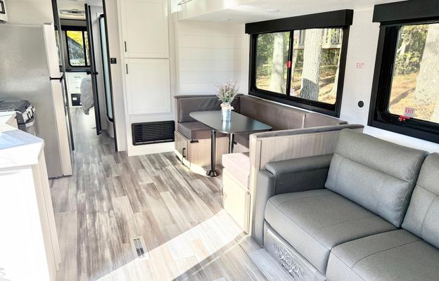 *BRAND NEW* 2026 Jayco - KING BED - 2 Bdrm