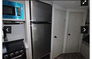 Brand New 2022 EAST AND WEST Della Terra 271BH