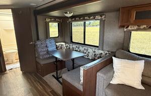 Dreamin RV - Large Camper Ready for Adventures