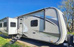 The Easy Living Retreat | Spacious RV + 1.5 Bath