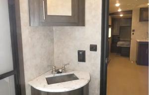 Highland Ridge Open Range Ultra Lite 31ft Sleeps 8