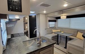 Full bunks★SLIDEOUT ★NEW★outdoor kitchen