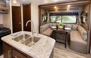 Surveyor 247BH Dog Friendly + Bunkhouse + Island