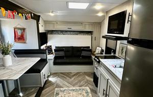 Purple Sage Trailer Rental; 2022 Salem FSX