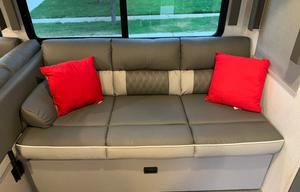Family and pet friendly camper with King-size bed!