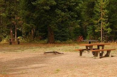 PEACE VALLEY CAMPGROUND: campsites