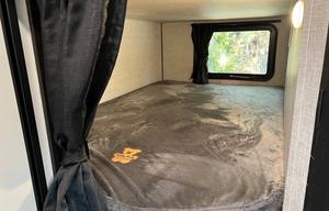 Family/Pet friendly! Sleeps 8! Generator included!
