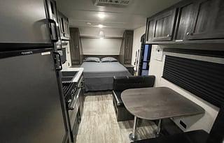 Spacious Clean 23' Compact Travel Trailer