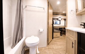 ★ Alpha Churro ★ Sleeps 10 • Private Suite • 2Door