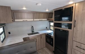 2024 Imagine AIM 15BH RV rental photo 4