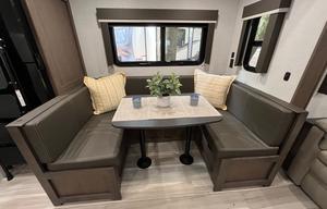 Ray-Berg Adventure: Cougar Sport Platinum 2700BH