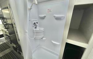 Sleeps 5, lots of upgrades! 600W solar system