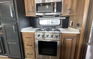 Luxury Monthly RV Stay for Traveling Professionals