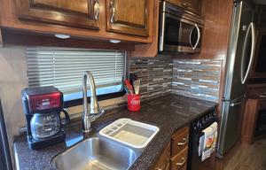 2018 Fleetwood Fleetwood Bounder RV rental photo 8