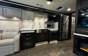 2023 Tuscany 40RT RV rental photo 8