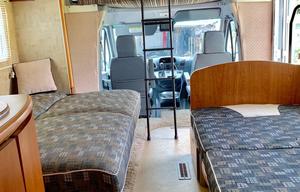 23" 2007 WINNEBAGO VIEW - DIESEL