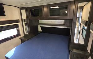 2022 Jay Feather 27BHB RV rental photo 3