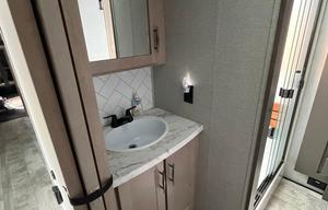 2023 Momentum 395ms RV rental photo 8