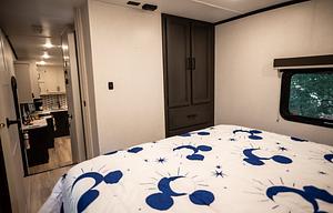 Brand NEW 2026 Luxury Camper Near Disney World!