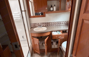 A8 Sunstar comfy/ Sleeps 7- StarLink & King Suite