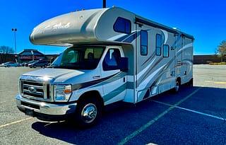 2016 Thor Motor Coach Four Winds 29G. "Let's Go!"