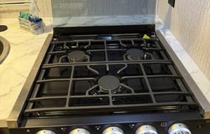 Luxury Class C-Sleeps 6-Easy to Drive-Fully Loaded
