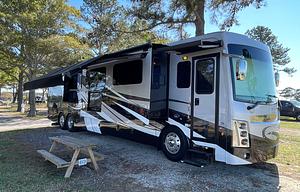 LUXURY RV