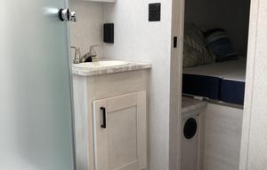 Luxury Family RV • Sleeps 8 • Bunks | Scout