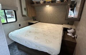 Coleman 202RD sleeps up to 4 people(delivery avl)