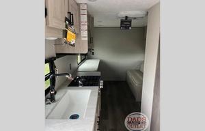 2025 Catalina Summit Series 8 221 epic RV rental photo 8